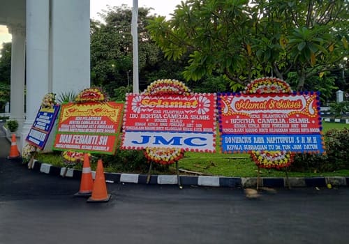Foto pengiriman bunga papan congratulations Bogor